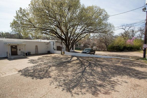 Spanish Colonades: 2505 Washington Ave, Waco, TX 76710
